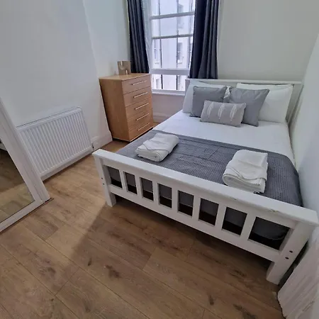 Comfortable Flat For 10 Near Paddington *