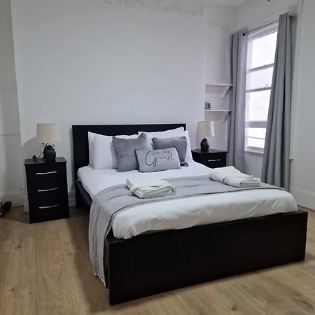 Comfortable Flat For 10 Near Paddington * London
