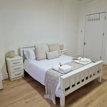 Comfortable Flat For 10 Near Paddington Apartment