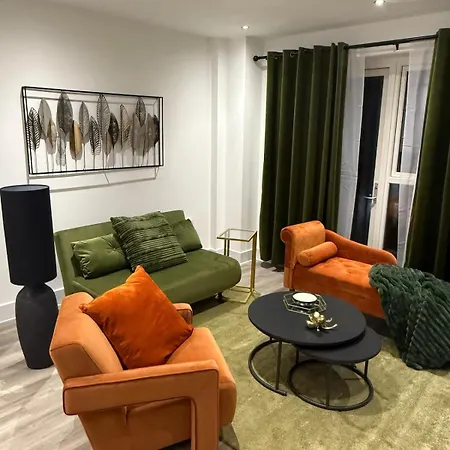 Apartment Stunning 2 Bed In Royal Wharf Next To Excel & Airport London