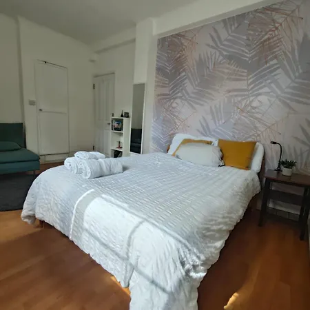 Stunning Large Double Bed Homestay *