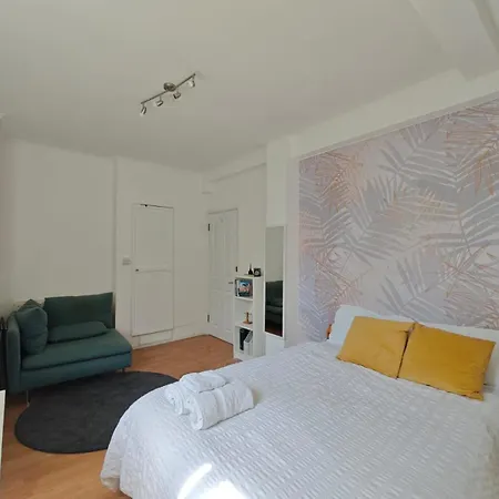 Homestay Stunning Large Double Bed *