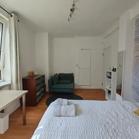 Stunning Large Double Bed Homestay *
