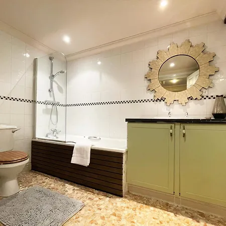 Apartment Unique Crystal Palace Park Church Conversion London