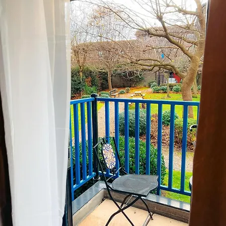 Private Garden Canary Wharf East