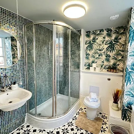 Comfortable Family Near Park Lane *