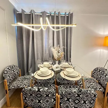 Comfortable Family Near Park Lane *