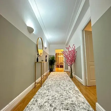 Comfortable Family Near Park Lane