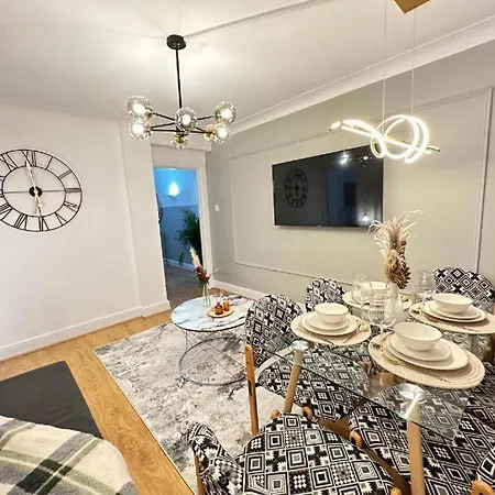 Apartment Comfortable Family Near Park Lane *