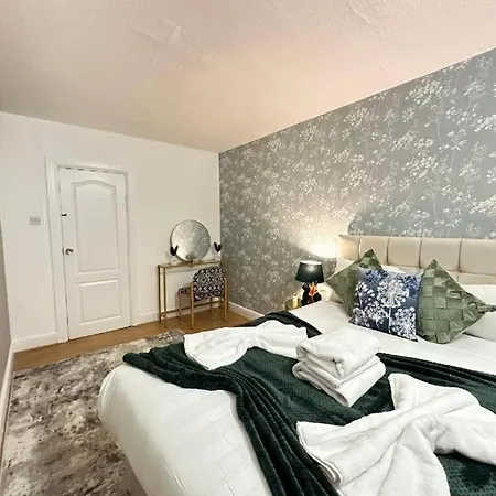 Apartment Comfortable Family Near Park Lane London