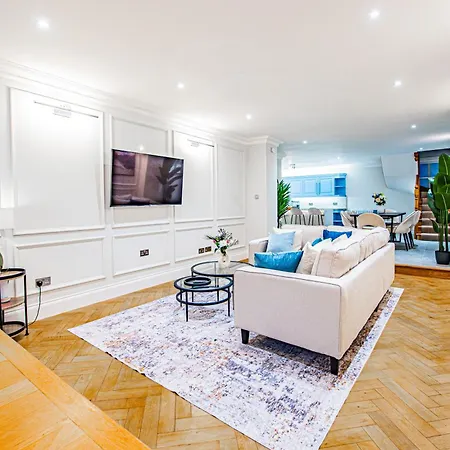 Luxury Mews House With Free Parking * London