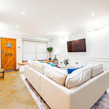 Luxury Mews House With Free Parking *