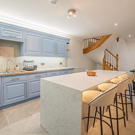 Apartment Luxury Mews House With Free Parking *