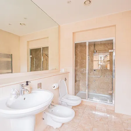 Luxury Mews House With Free Parking *
