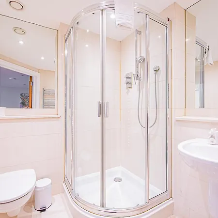 Apartment Luxury Mews House With Free Parking London