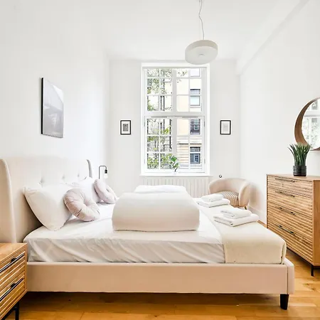 Magnificent 2 Bed Fitzrovia London