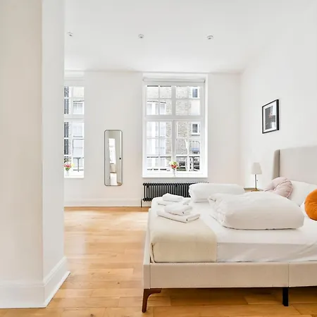 Magnificent 2 Bed Fitzrovia Apartment London
