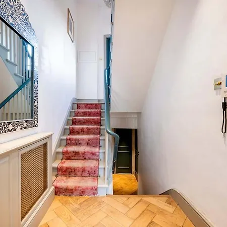 Made In Chelsea- 2 Bed By Out Of Office Lifestyle *