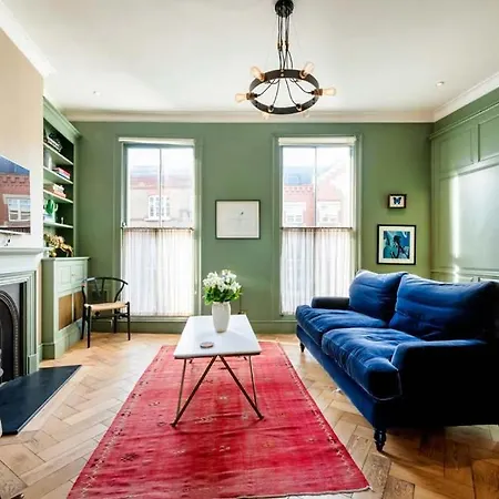 Made In Chelsea- 2 Bed By Out Of Office Lifestyle Apartment *
