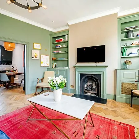 Apartment Made In Chelsea- 2 Bed By Out Of Office Lifestyle London
