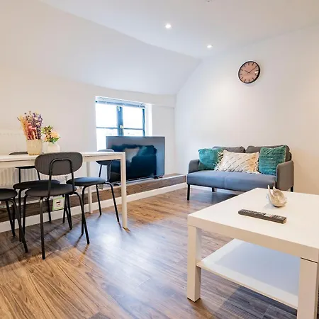 1 Bed Flat *