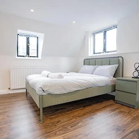 1 Bed Flat *