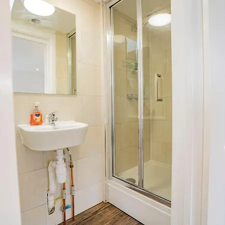 1 Bed Flat