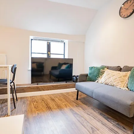 1 Bed Flat Apartment *