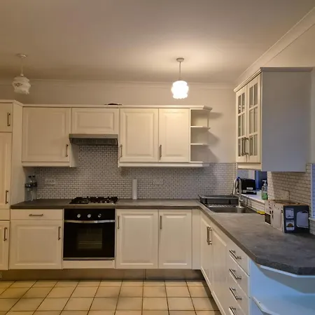 Baraka Altmore Homestay London