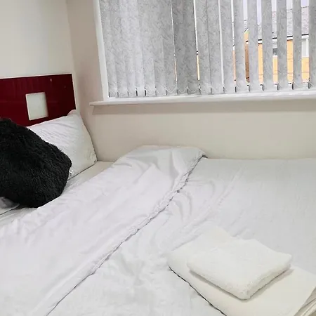 Holiday home 3-bed House In Northolt Northolt (Greater London)