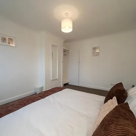 Cosy By Wembley Stadium Holiday home London