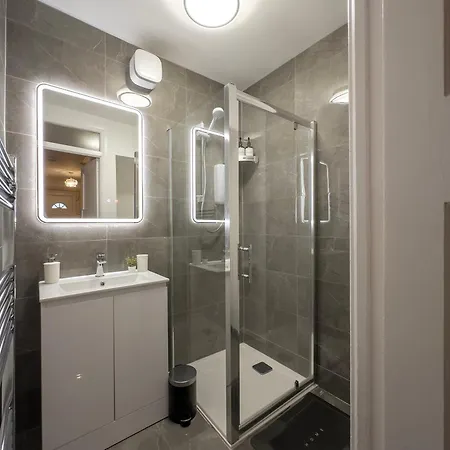 Cosy By Wembley Stadium Holiday home