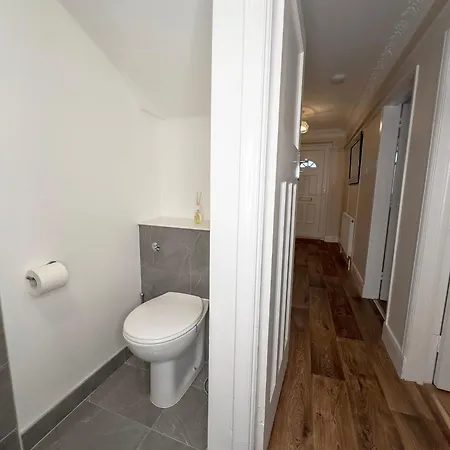 Cosy By Wembley Stadium Holiday home