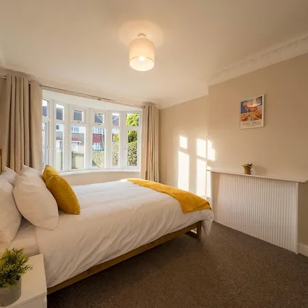 Holiday home Cosy By Wembley Stadium