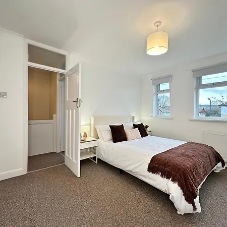 Cosy By Wembley Stadium Holiday home London