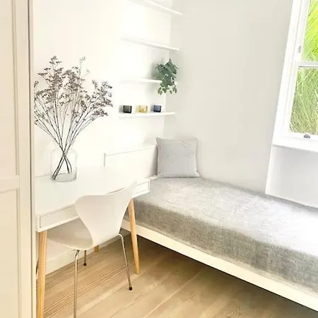 Stunning 4 Bed Flat Near Notting Hill And Hyde Park London