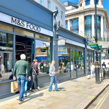 Stunning 4 Bed Flat Near Notting Hill And Hyde Park *