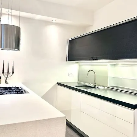Stunning 4 Bed Flat Near Notting Hill And Hyde Park London