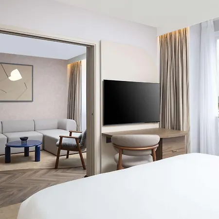 Mercure Earls Court 4*
