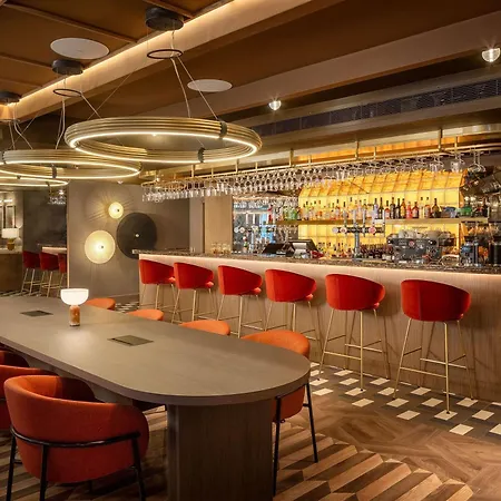Mercure Earls Court 4*
