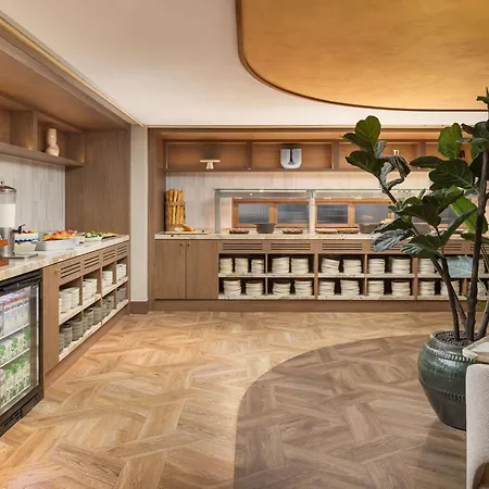 Hotel Mercure Earls Court 4*