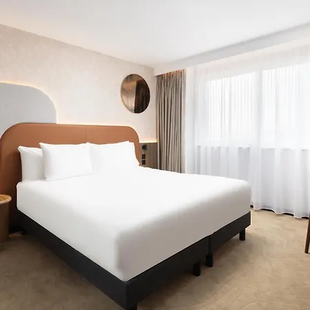Mercure Earls Court 4*