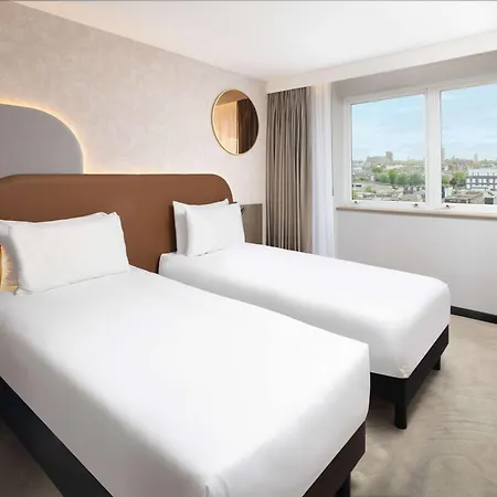 Mercure Earls Court Hotel 4*