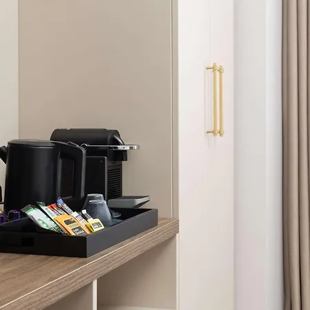 Mercure Earls Court 4*