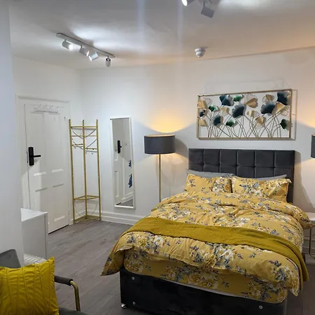 Luxury In Victoria, 7 Minutes Walk To Victoria Station, 8 *