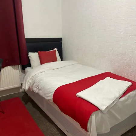 Guest house 371 Cranbrook Rd Ig2 Ilford