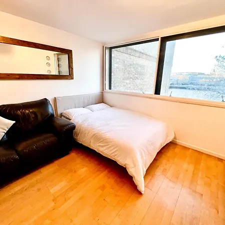 Great River Thames View Entire In The Most Central * London