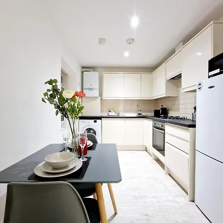 Zdnu 2 Bedroom Reeani * Uxbridge