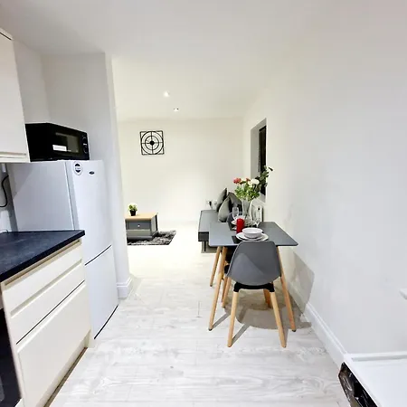 Zdnu 2 Bedroom Reeani Apartment