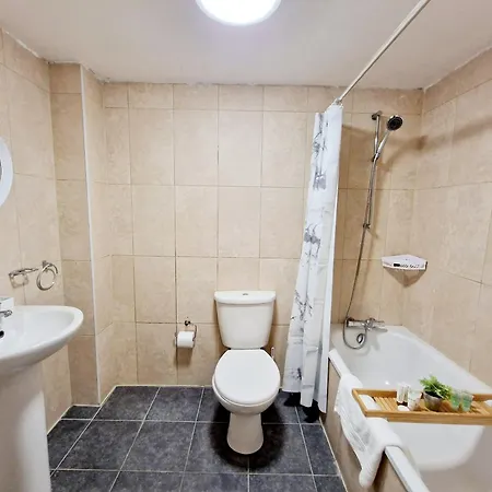 Apartment Zdnu 2 Bedroom Reeani Uxbridge